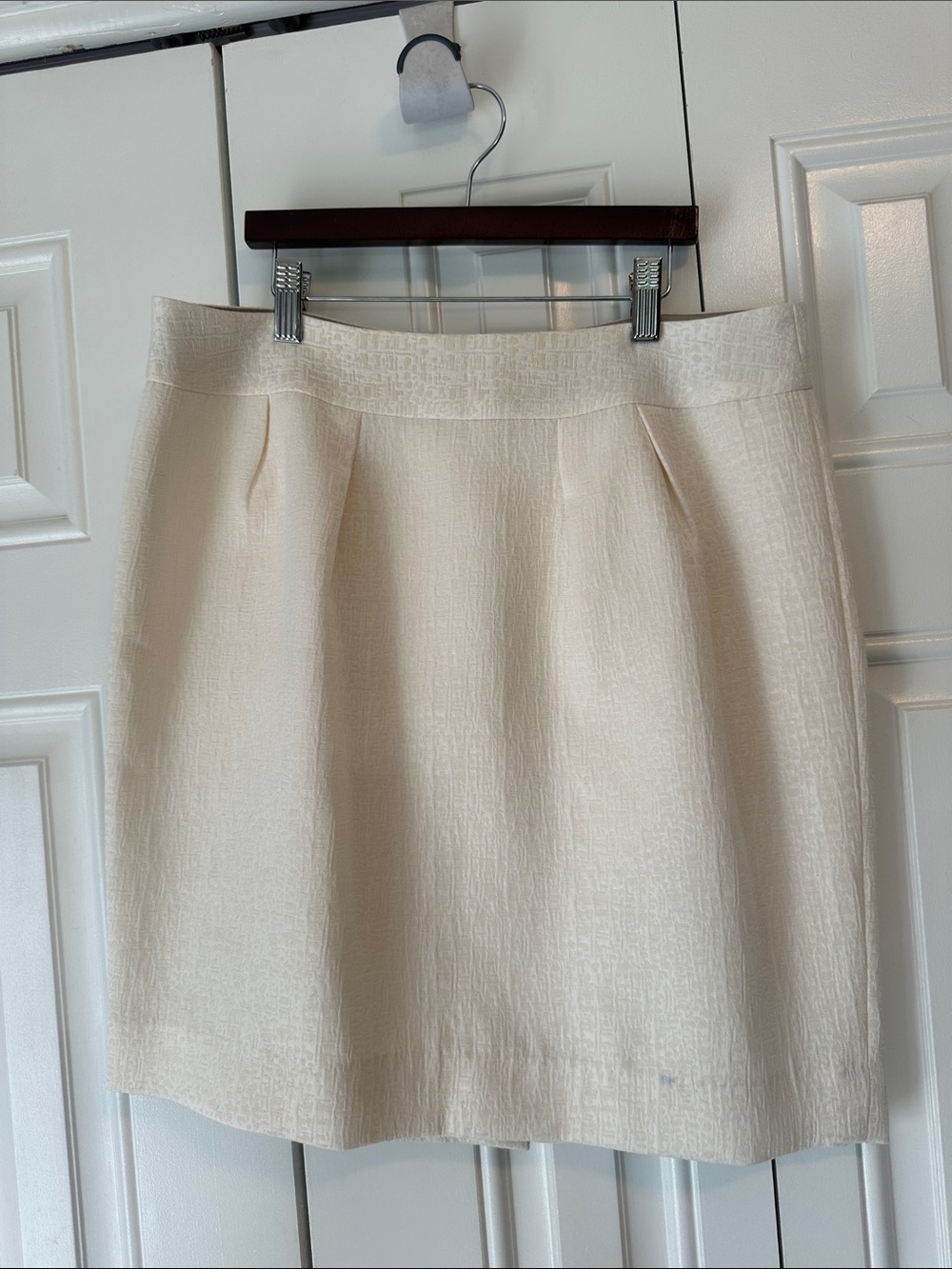 Banana Republic Cream Textured A-Line Skirt